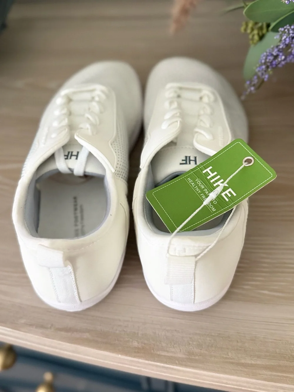 HIKE White HF Stride Lace-Up Sneakers 39 UNISEX bare feet